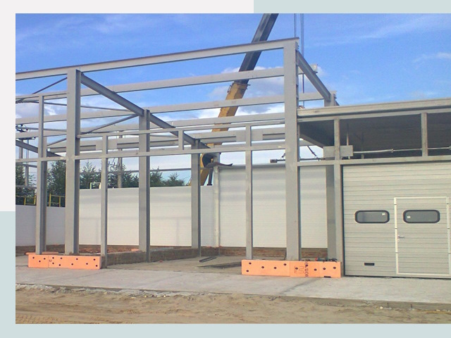 Строительство автосервисов от СтальСтрой-Влд по цене 610 руб.